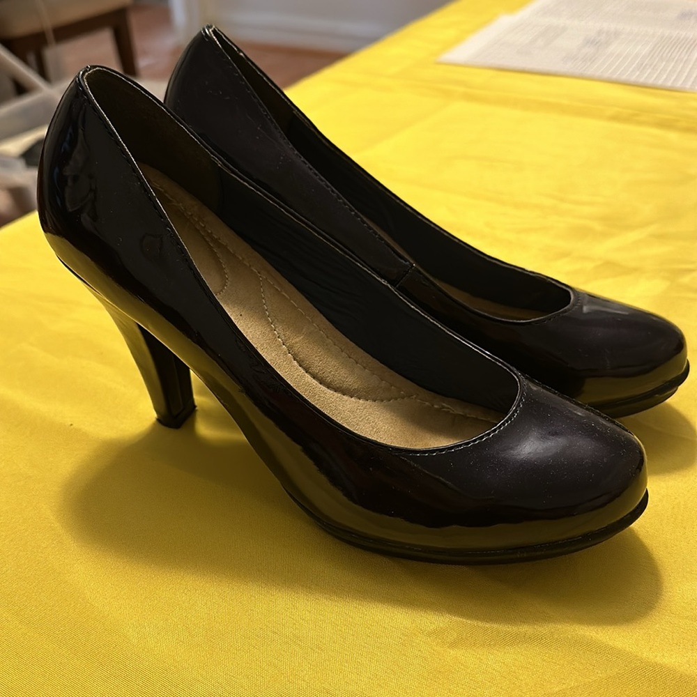 Avon Cushion Walk Navy Blue Patent Pump 9